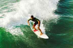 凯恩在公牛比赛中赛况扑朔迷离，高光表现引发热议！