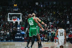  塔图姆巅峰对决，穆雷与30激战快船分钟，逆转胜负难料！-爱游戏足球