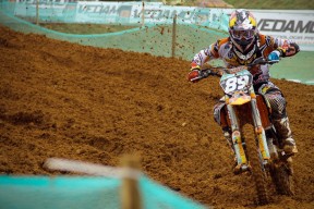 网球赛场焦点！比利时队对阵克罗地亚队，战术博弈精彩纷呈，教练斗智斗勇